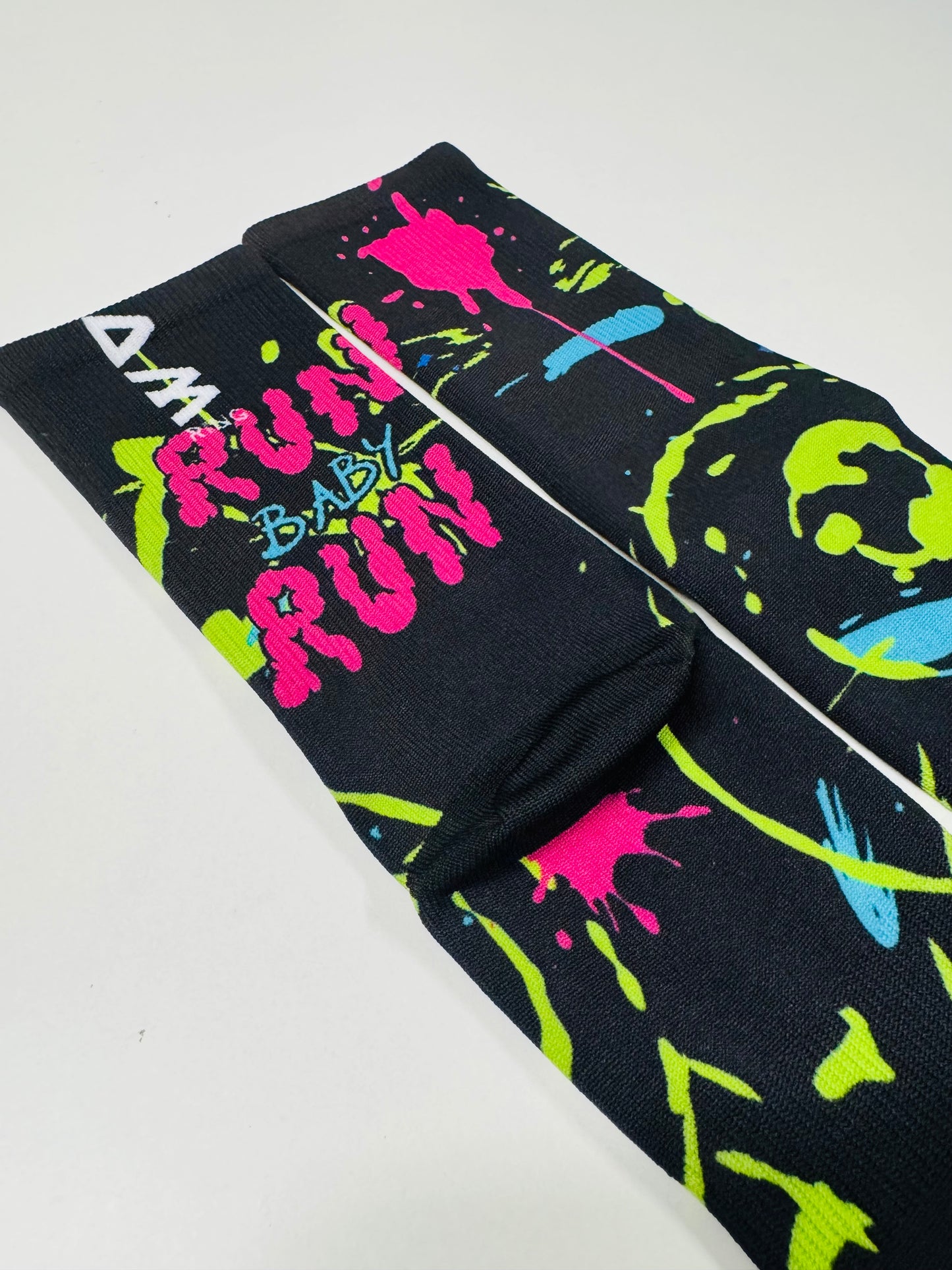 SOCKS RUN BABY RUN